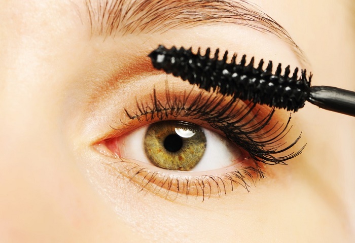 how-to-choose-the-perfect-mascara-style-on-the-side